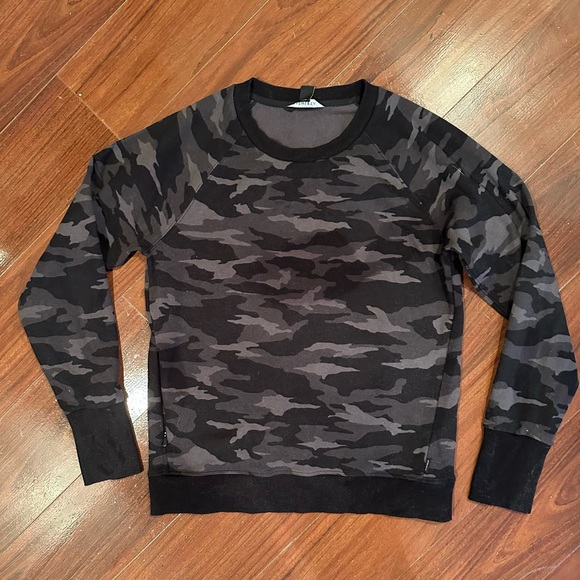 Athleta camo sweatshirt, size medium - Picture 1 of 4